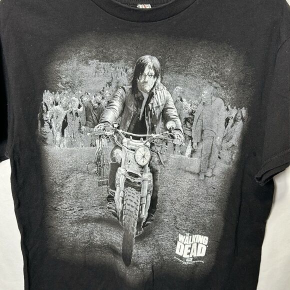 Men’s Walking Dead shirt M - Picture 2 of 3